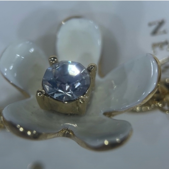 Kate Spade-Pretty Petals Pendant Double Necklace (White/Blue 🤍💙) - Picture 7 of 8